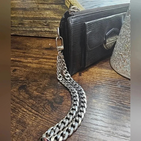 Louis Vuitton Electric Leather Clutch/Wristlet - Picture 2 of 16